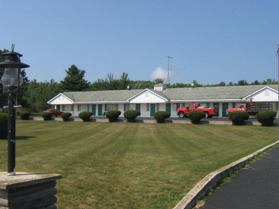Chapel Hill Motel Brevort 외부 사진