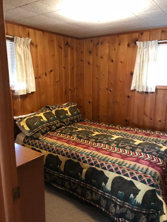 Chapel Hill Motel Brevort 외부 사진
